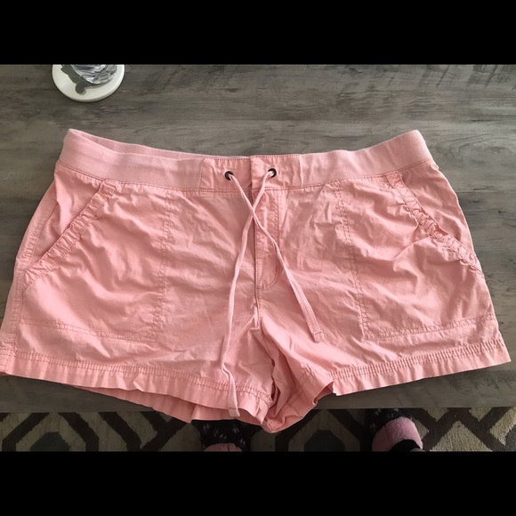 a.n.a Pants - NWOT ladies size 18 light pink shorts 🩳